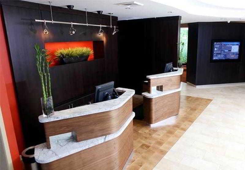 Courtyard Flagstaff Hotel Bagian luar foto